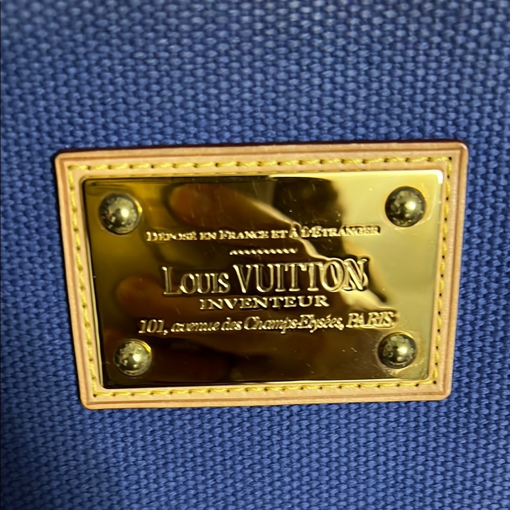 Louis Vuitton Inventeur 101 Avenue des champs-elysées Paris with dust bag - Picture 11 of 12